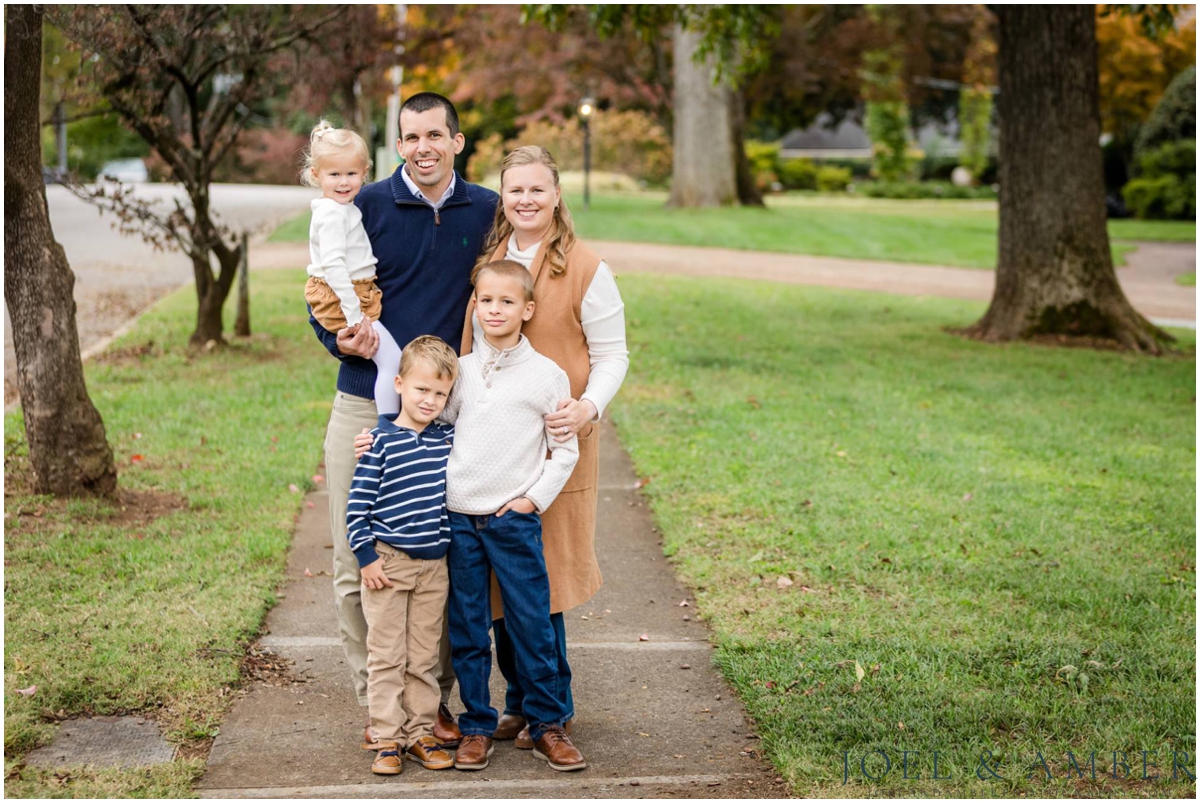 Downtown Twickenham district fall family mini sessions