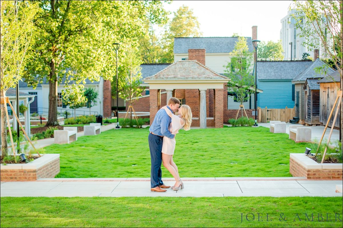 Summer engagement session in Constitution Hall Park in downtown Huntsville Alabama with Joel and Amber Photography