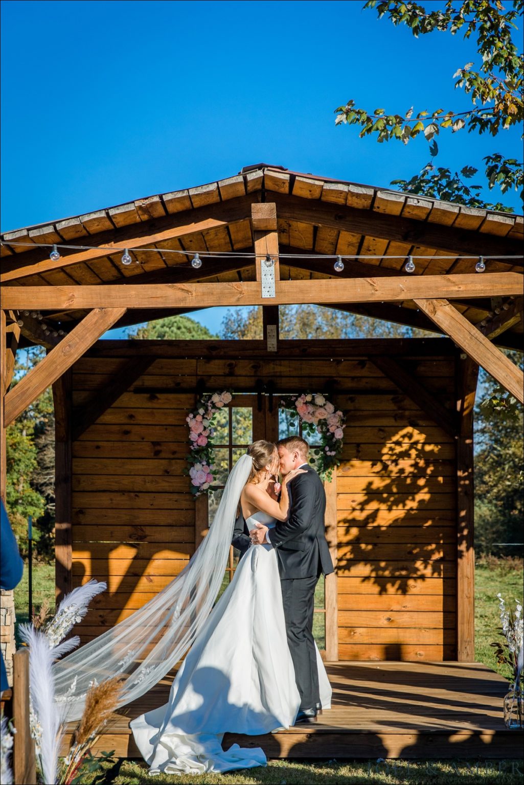 Kayla & Connor // Dove Creek Farm Wedding Joel and Amber Photography