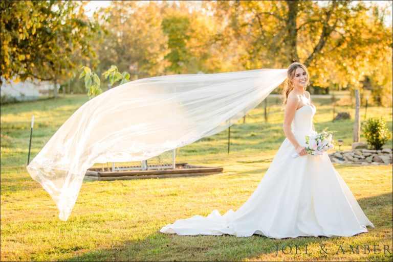 Kayla & Connor // Dove Creek Farm Wedding Joel and Amber Photography