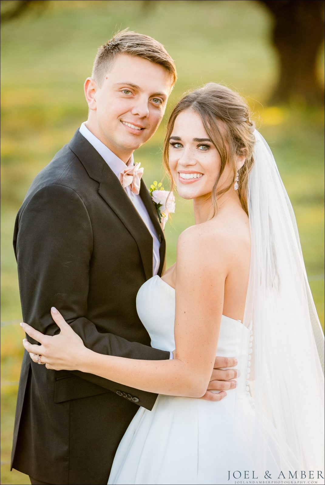 Kayla & Connor // Dove Creek Farm Wedding Joel and Amber Photography