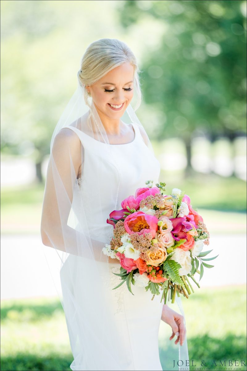 Savannah & Will // Summer Roundhouse Wedding | Joel and Amber Photography