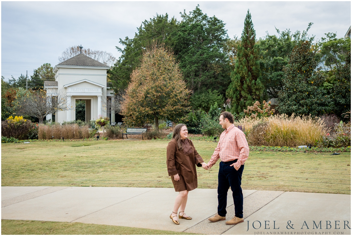 Fall engagement session at Huntsville Botanical Garden 