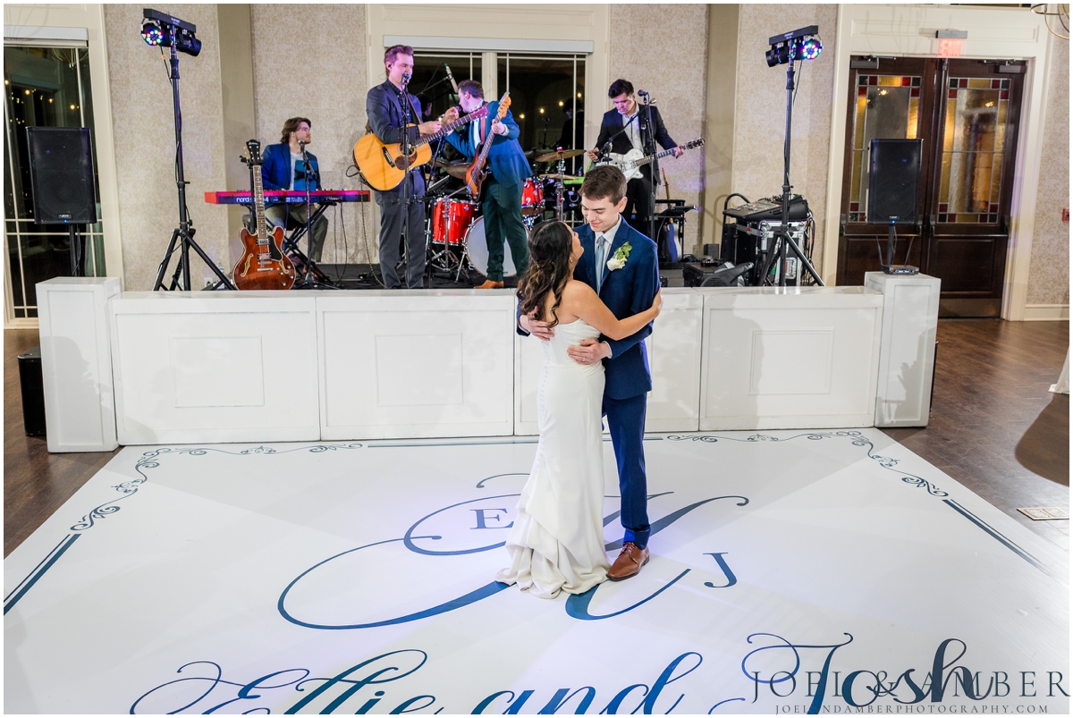 Blue and White Winter Burritt on the Mountain Wedding