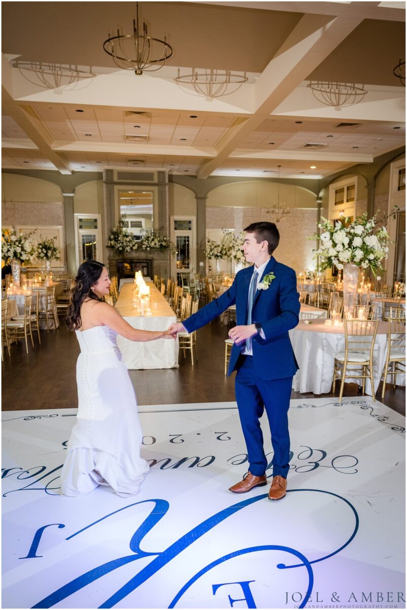 Blue and White Winter Burritt on the Mountain Wedding