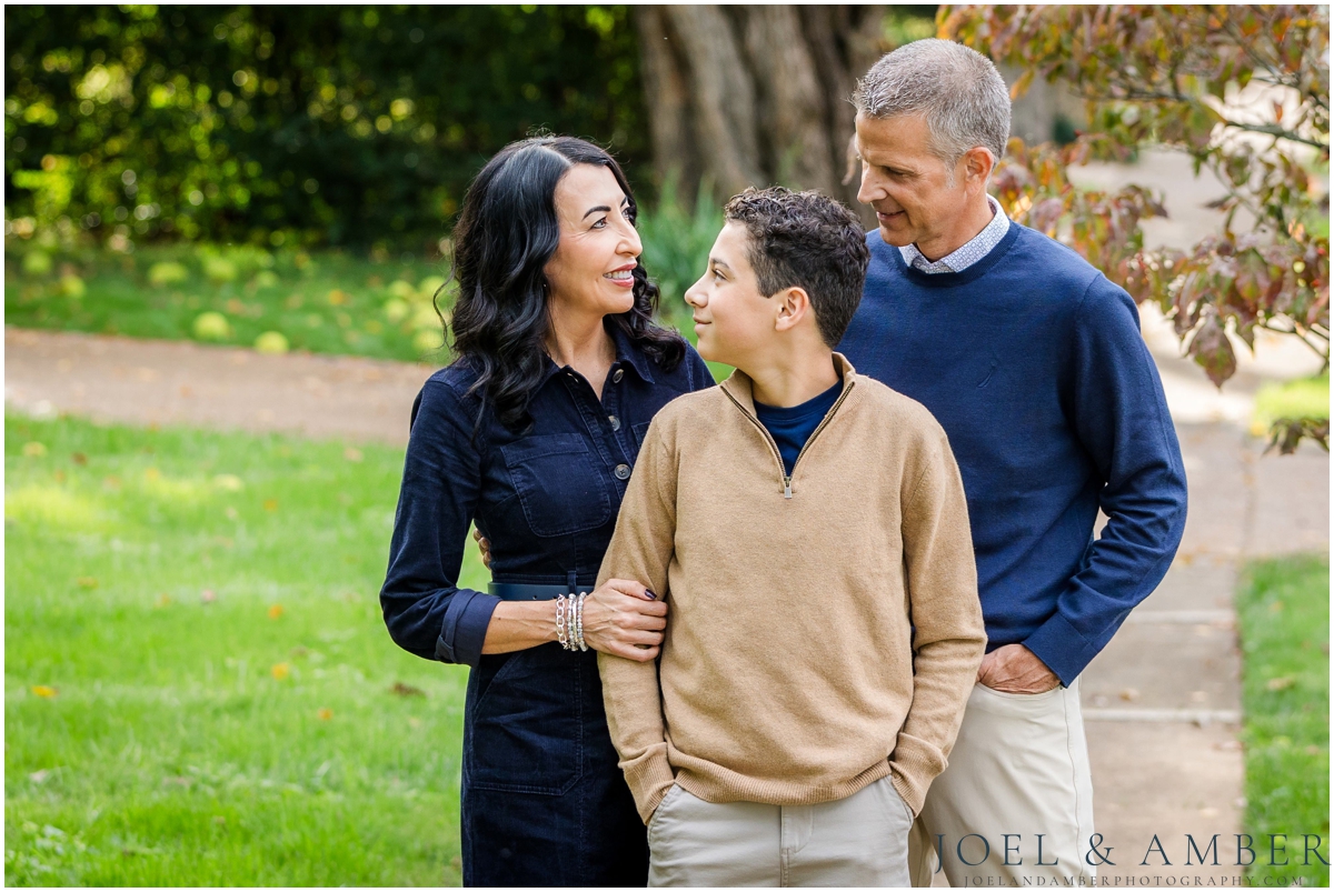 Downtown Twickenham district fall family mini sessions