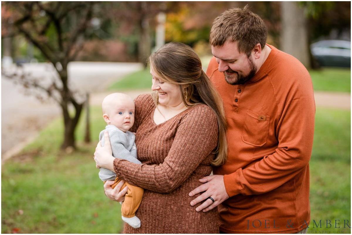 Downtown Twickenham district fall family mini sessions