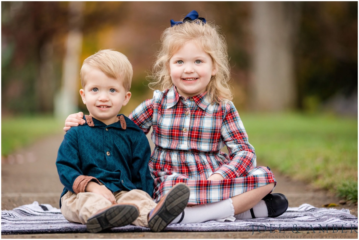 Downtown Twickenham district fall family mini sessions