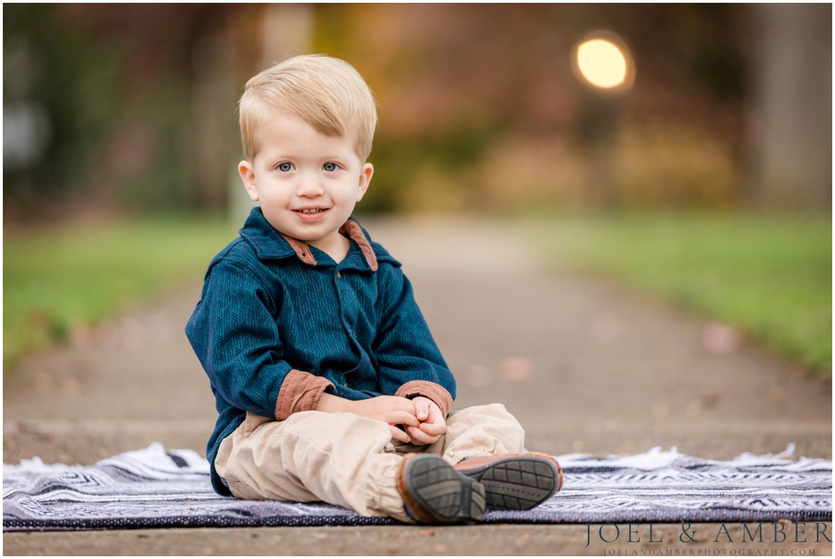 Downtown Twickenham district fall family mini sessions