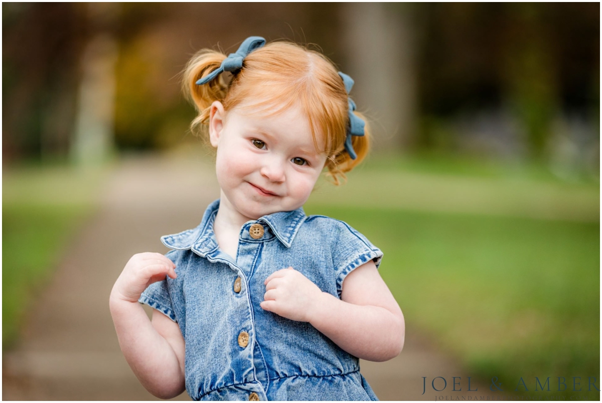Downtown Twickenham district fall family mini sessions